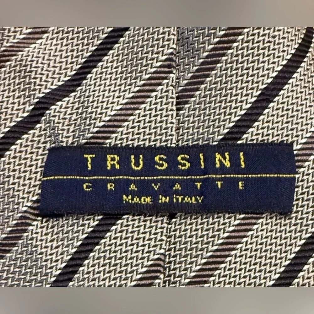 Trussini 100% Silk Necktie Gray Black Diagonal Stripe Made in Italy